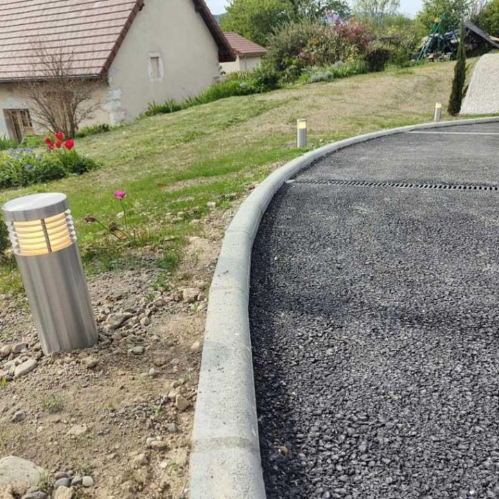 Éclairage accès voiture sur télécommande Cuverville